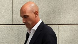 Gözaltına alınan eski İspanya Futbol Federasyonu Başkanı Rubiales, serbest bırakıldı