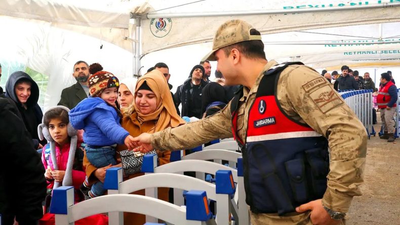 Türkiye’den Suriye’ye geçen mülteci sayısı açıklandı