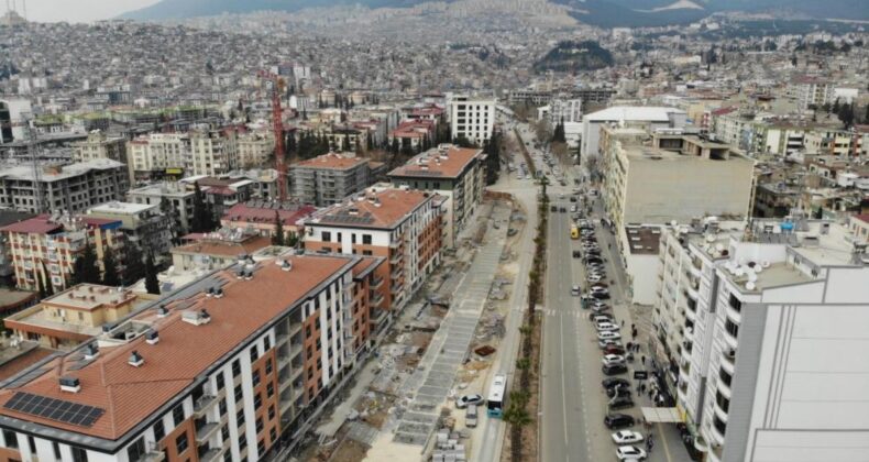 Kahramanmaraş’ta depremin yıktığı Trabzon Caddesi canlanıyor