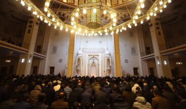 Rahmet ayı Ramazan başladı: İlk teravih namazı kılındı